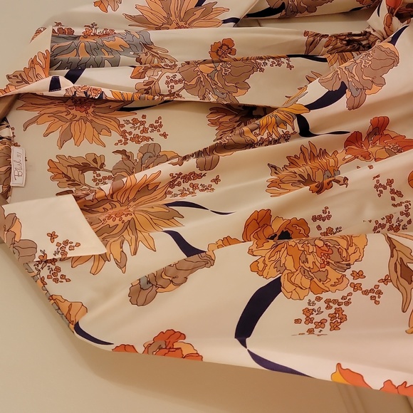 Autum satin dress,  size small, Excellent condition, new without tags - Picture 4 of 4